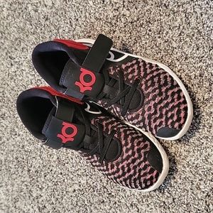 Boys Nike KD basketball shoes 🏀